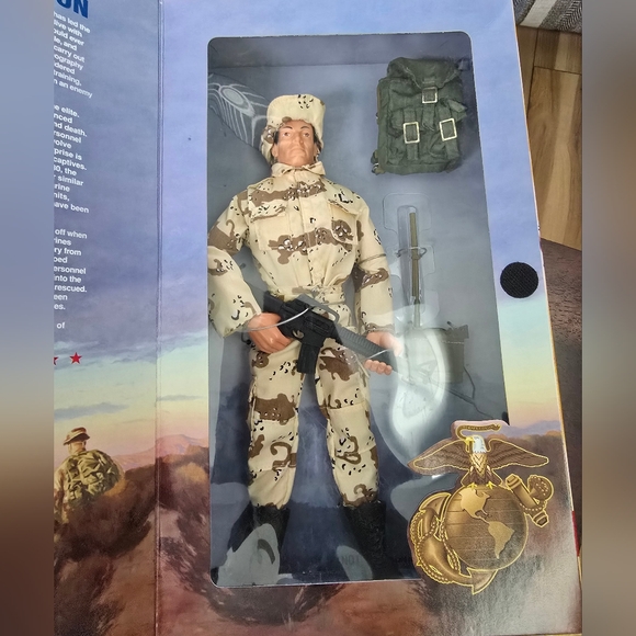 GI Joe Classic Collection U.S.M.C Force Recon Limited Edition Action Figure. - Picture 2 of 8